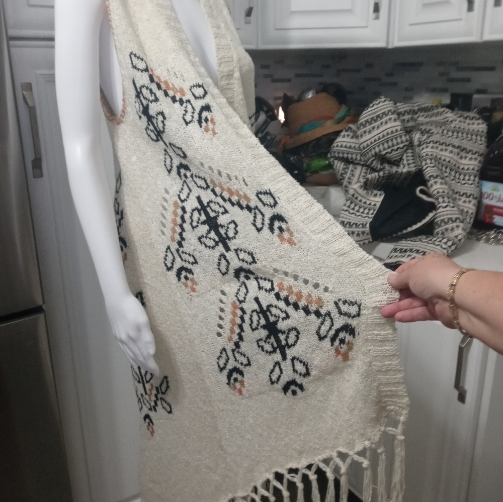 Democracy longline open front southwestern Embroidered Cardigan sweater w fringe - Picture 4 of 9